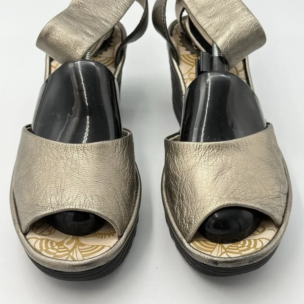 Fly London shiny classic
